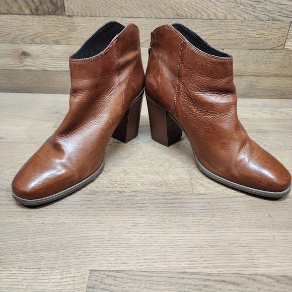 Clarks Women's Lora Lana Ankle Brown Leather Heel Ankle Boots Size 10 M - Picture 9 of 9